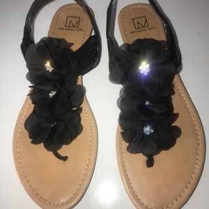 Material Girl size 10m push toe women’s sandals